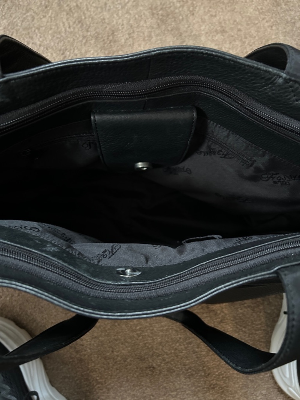 Fossil Black Leather Tote with Exterior Pockets - Picture 4 of 5